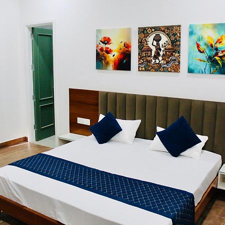 The Loya Hotel Muktsar Esterno foto