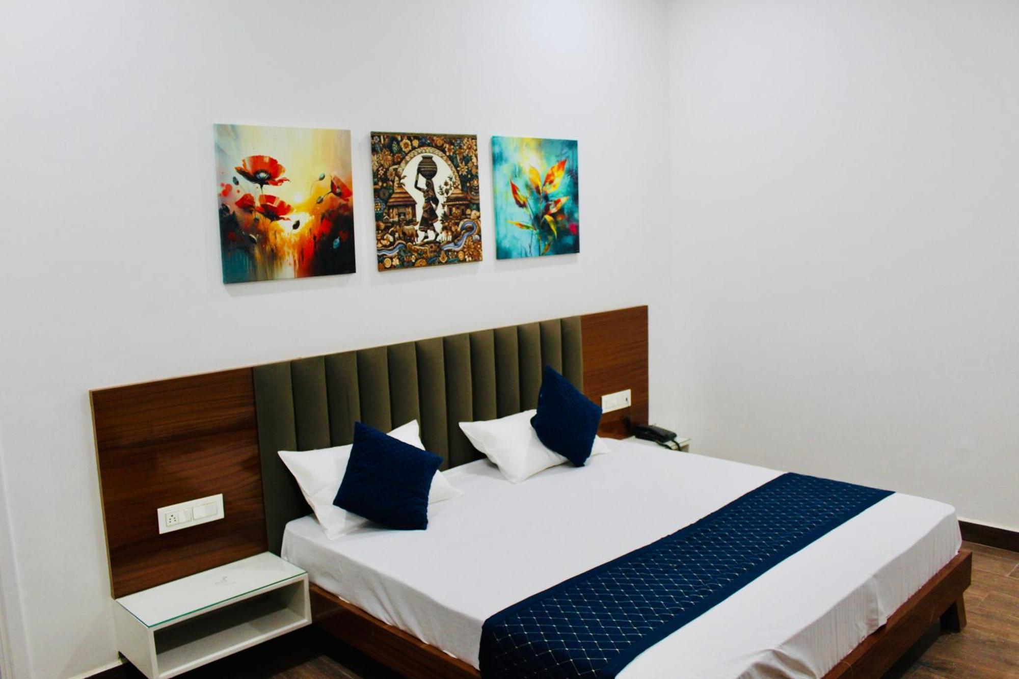 The Loya Hotel Muktsar Esterno foto