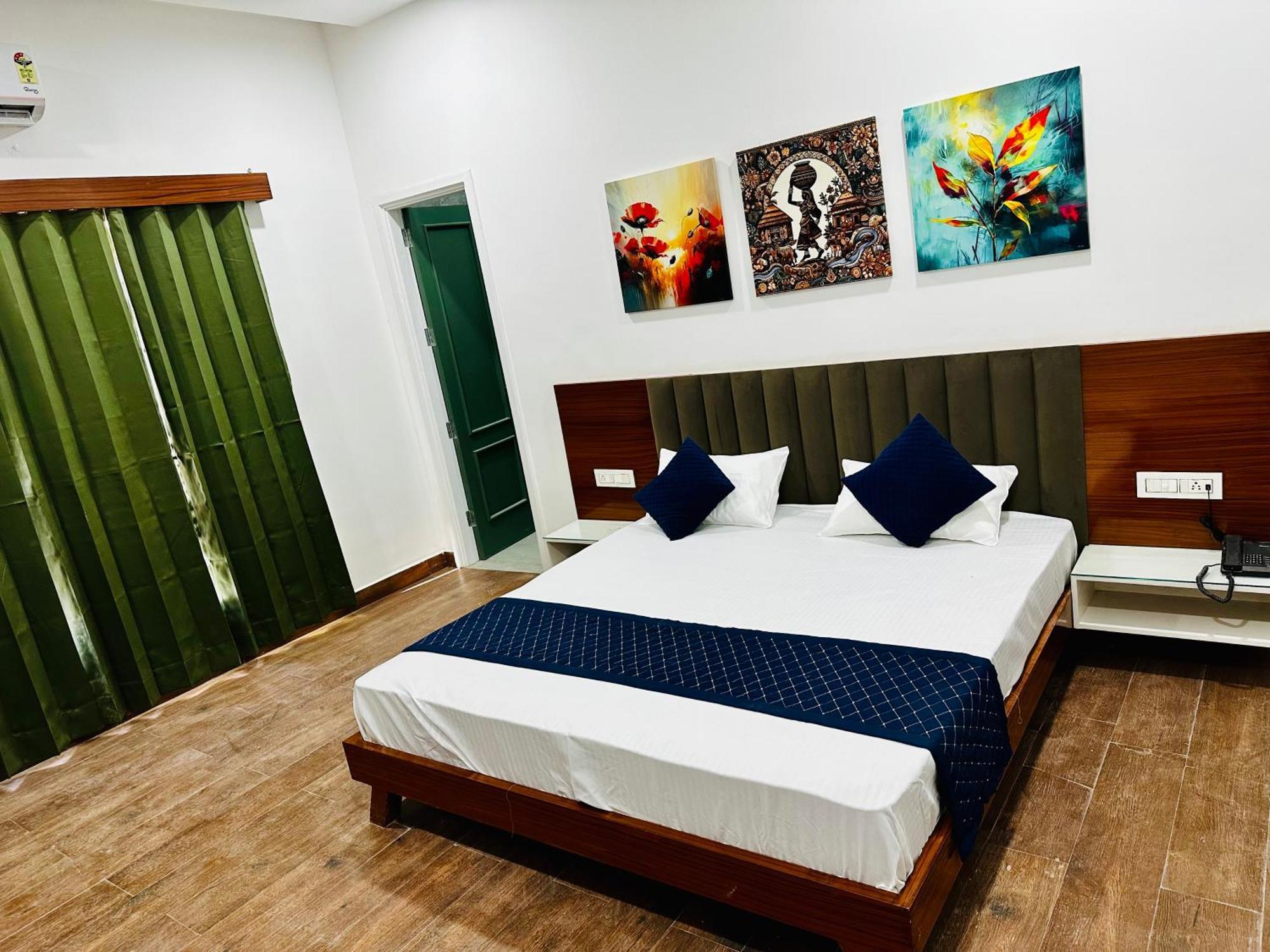 The Loya Hotel Muktsar Esterno foto