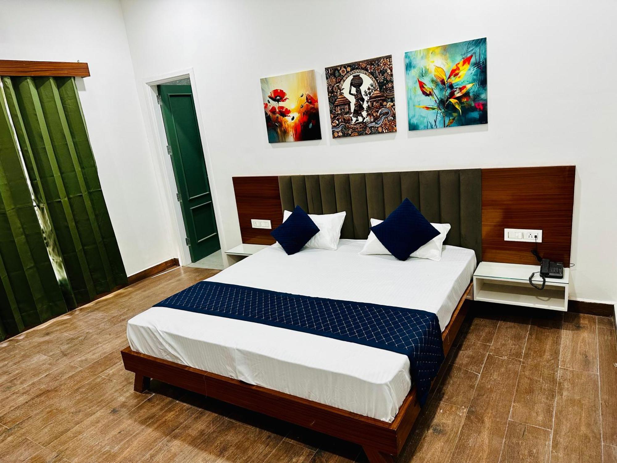 The Loya Hotel Muktsar Esterno foto