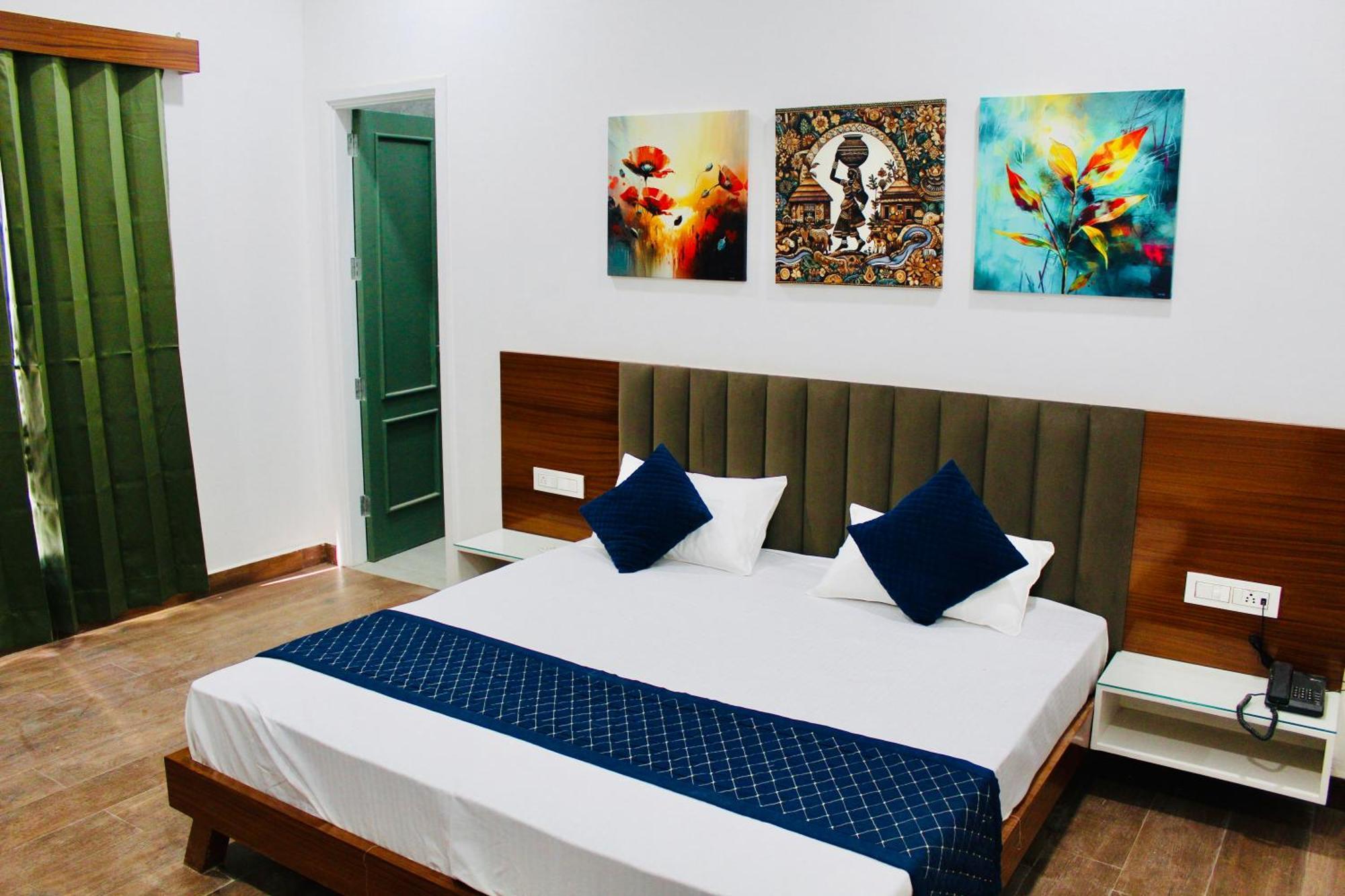 The Loya Hotel Muktsar Esterno foto