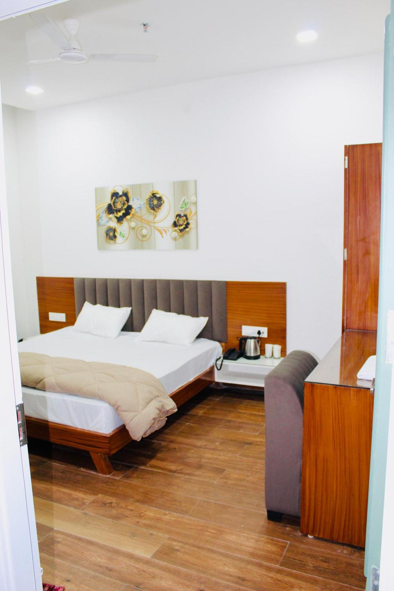 The Loya Hotel Muktsar Esterno foto