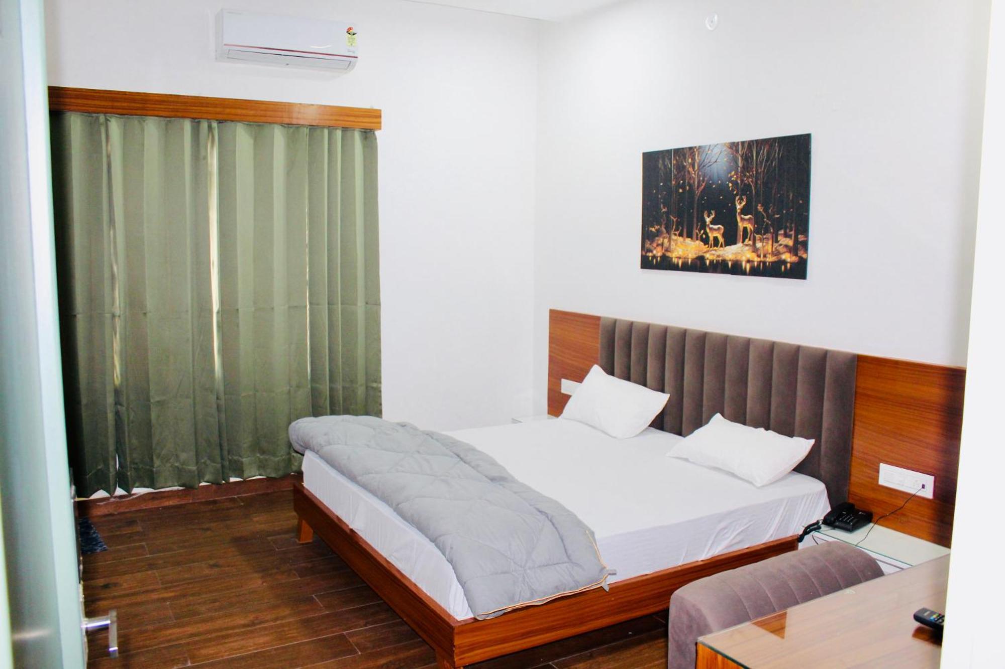 The Loya Hotel Muktsar Esterno foto